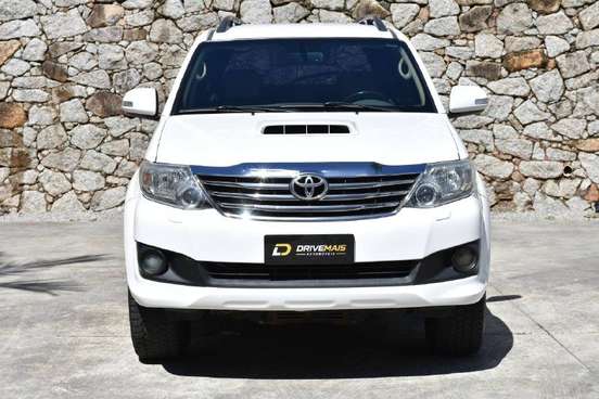 TOYOTA-HILUX-2012