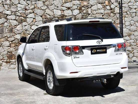 TOYOTA-HILUX-3.0 SRV 4X4 CD 16V TURBO INTERCOOLER DIESEL 4P AUTOMÁTICO TOYOTA-HILUX-2012