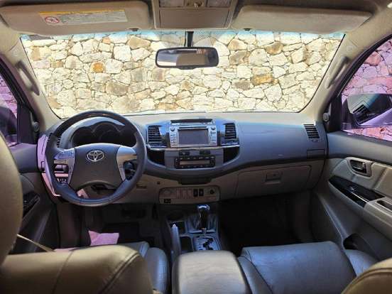 TOYOTA-HILUX-2012