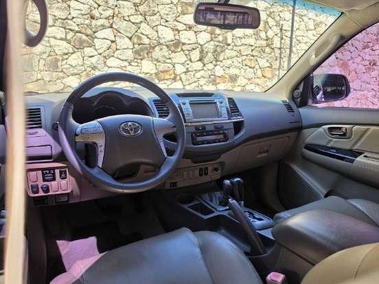 TOYOTA-HILUX-3.0 SRV 4X4 CD 16V TURBO INTERCOOLER DIESEL 4P AUTOMÁTICO TOYOTA-HILUX-2012