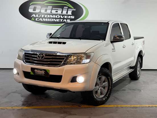 TOYOTA-HILUX-2014