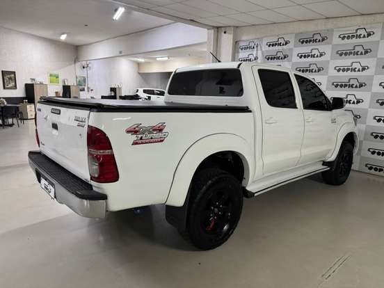 TOYOTA-HILUX-3.0 SRV 4X4 CD 16V TURBO INTERCOOLER DIESEL 4P AUTOMÁTICO TOYOTA-HILUX-2011