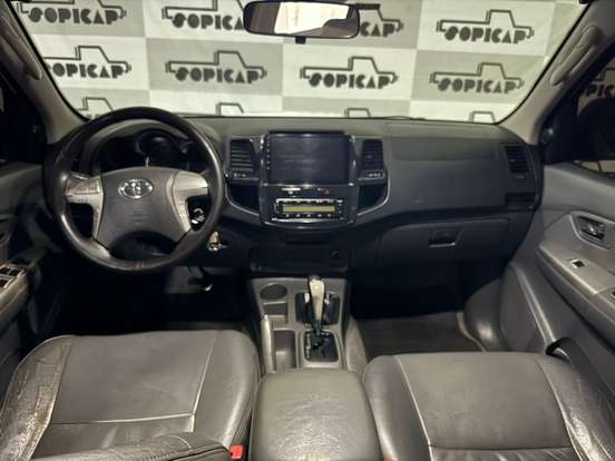 TOYOTA-HILUX-3.0 SRV 4X4 CD 16V TURBO INTERCOOLER DIESEL 4P AUTOMÁTICO TOYOTA-HILUX-2011