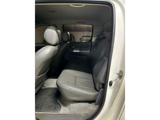 TOYOTA-HILUX-2011