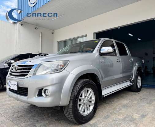 TOYOTA-HILUX-2015