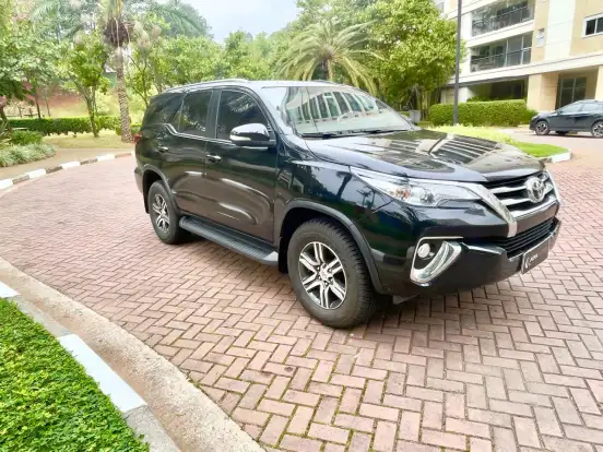 TOYOTA-HILUX SW4-2.7 SR 4X2 16V FLEX 4P AUTOMÁTICO TOYOTA-HILUX SW4-2016