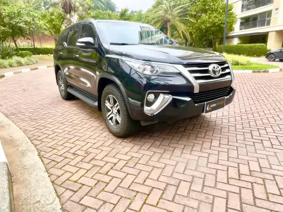 TOYOTA-HILUX SW4-2016