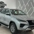 TOYOTA HILUX SW4 2.8 D-4D TURBO DIESEL SRX 7L 4X4 AUTOMÁTICO TOYOTA HILUX SW4 2.8 D-4D TURBO DIESEL SRX 7L 4X4 AUTOMÁTICO