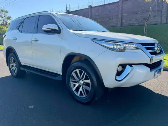 TOYOTA-HILUX SW4-2016