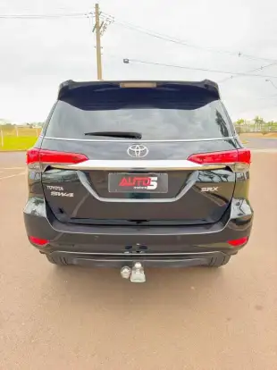 TOYOTA-HILUX SW4-2017
