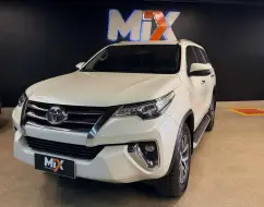 TOYOTA HILUX SW4 2.8 SRX 4X4 7 LUGARES 16V TURBO INTERCOOLER DIESEL 4P AUTOMÁTICO TOYOTA HILUX SW4 2.8 SRX 4X4 7 LUGARES 16V TURBO INTERCOOLER DIESEL 4P AUTOMÁTICO