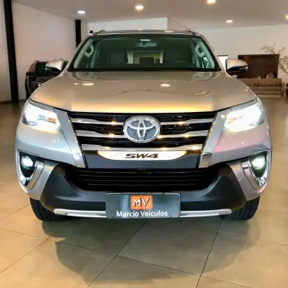 TOYOTA-HILUX SW4-2018