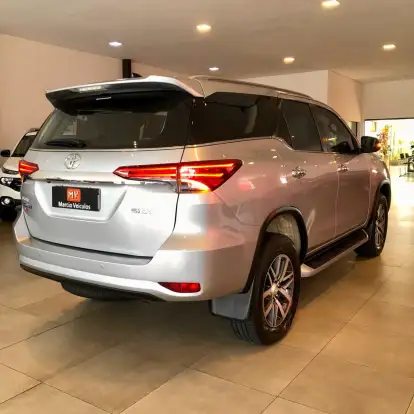 TOYOTA-HILUX SW4-2018