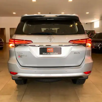 TOYOTA-HILUX SW4-2018