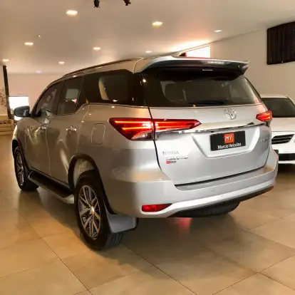 TOYOTA-HILUX SW4-2018