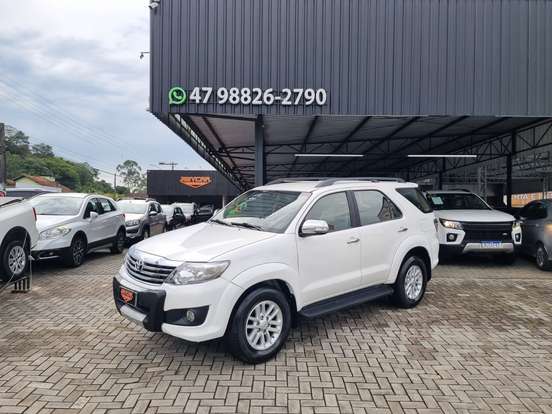 TOYOTA-HILUX SW4-2.7 SR 4X2 16V FLEX 4P AUTOMÁTICO TOYOTA-HILUX SW4-2012