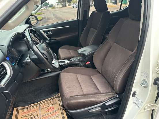 TOYOTA-HILUX SW4-2017