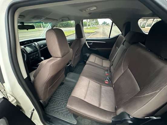TOYOTA-HILUX SW4-2.7 SR 4X2 16V FLEX 4P AUTOMÁTICO TOYOTA-HILUX SW4-2017