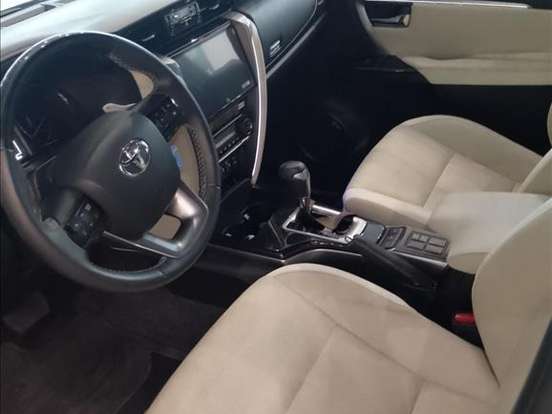 TOYOTA-HILUX SW4-2.8 D-4D TURBO DIESEL DIAMOND 7L 4X4 AUTOMÁTICO TOYOTA-HILUX SW4-2025