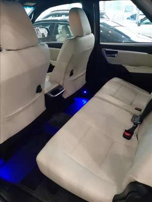 TOYOTA-HILUX SW4-2025