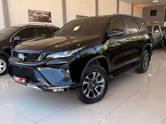 TOYOTA-HILUX SW4-2024