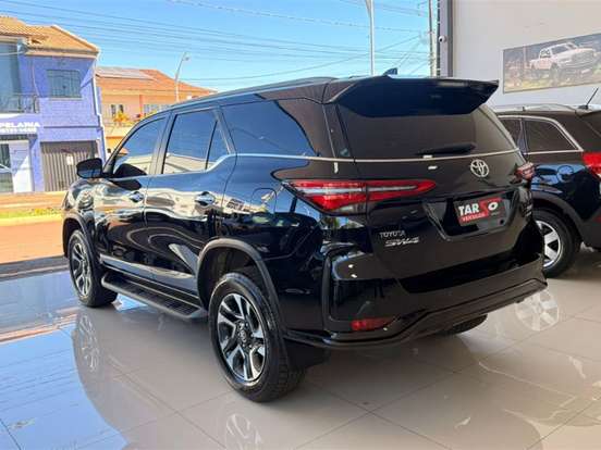 TOYOTA-HILUX SW4-2024