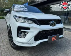 TOYOTA HILUX SW4 2.8 D-4D TURBO DIESEL GR-S 7L 4X4 AUTOMÁTICO TOYOTA HILUX SW4 2.8 D-4D TURBO DIESEL GR-S 7L 4X4 AUTOMÁTICO