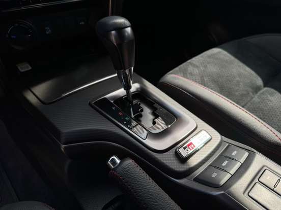 TOYOTA-HILUX SW4-2024