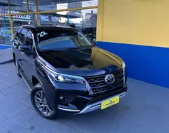 TOYOTA HILUX SW4 2.8 D-4D TURBO DIESEL SRX 4X4 AUTOMÁTICO TOYOTA HILUX SW4 2.8 D-4D TURBO DIESEL SRX 4X4 AUTOMÁTICO