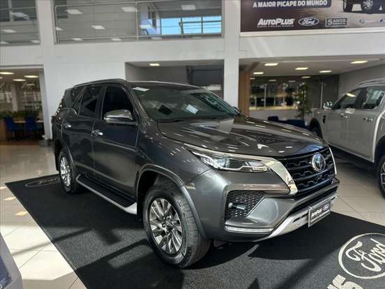 TOYOTA-HILUX SW4-2.8 D-4D TURBO DIESEL SRX 4X4 AUTOMÁTICO TOYOTA-HILUX SW4-2022