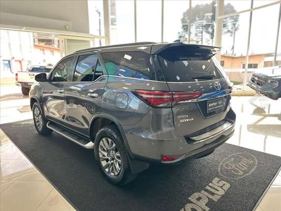 TOYOTA-HILUX SW4-2022
