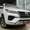 TOYOTA HILUX SW4 2.8 D-4D TURBO DIESEL SRX 7L 4X4 AUTOMÁTICO TOYOTA HILUX SW4 2.8 D-4D TURBO DIESEL SRX 7L 4X4 AUTOMÁTICO