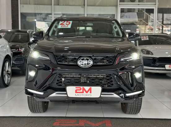 TOYOTA-HILUX SW4-2024