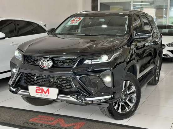 TOYOTA-HILUX SW4-2.8 D-4D TURBO DIESEL SRX PLATINUM 4X4 AUTOMÁTICO TOYOTA-HILUX SW4-2024