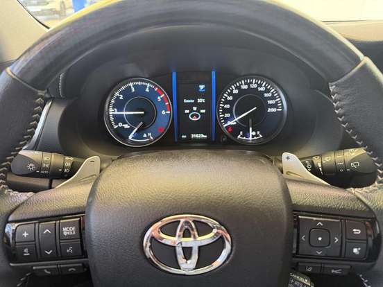 TOYOTA-HILUX SW4-2024