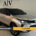 TOYOTA HILUX SW4 2.8 D-4D TURBO DIESEL SRX PLATINUM 7L 4X4 AUTOMÁTICO TOYOTA HILUX SW4 2.8 D-4D TURBO DIESEL SRX PLATINUM 7L 4X4 AUTOMÁTICO