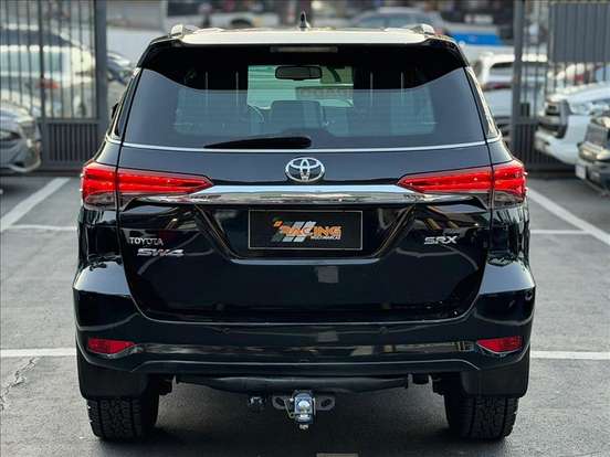 TOYOTA-HILUX SW4-2.8 SRX 4X4 7 LUGARES 16V TURBO INTERCOOLER DIESEL 4P AUTOMÁTICO TOYOTA-HILUX SW4-2016
