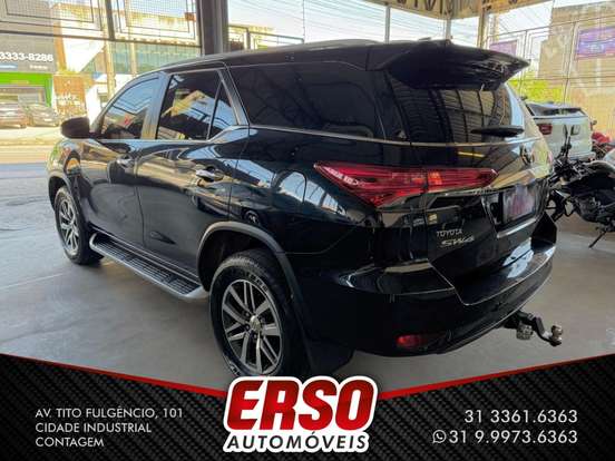 TOYOTA-HILUX SW4-2018