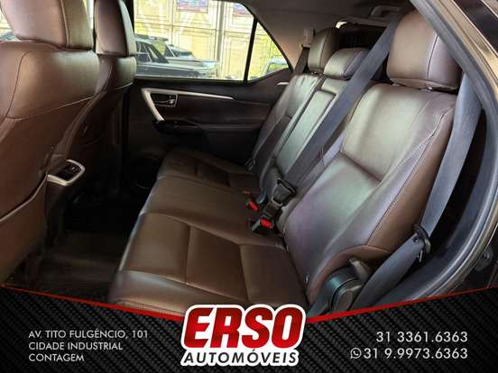 TOYOTA-HILUX SW4-2.8 SRX 4X4 7 LUGARES 16V TURBO INTERCOOLER DIESEL 4P AUTOMÁTICO TOYOTA-HILUX SW4-2018