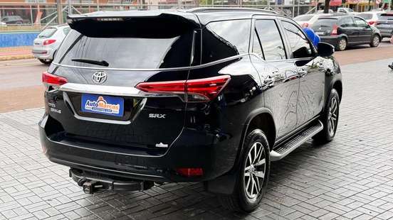 TOYOTA-HILUX SW4-2.8 SRX DIAMOND 4X4 7 LUGARES 16V TURBO INTERCOOLER DIESEL 4P AUTOMÁTICO TOYOTA-HILUX SW4-2018