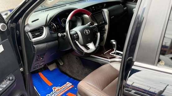 TOYOTA-HILUX SW4-2018
