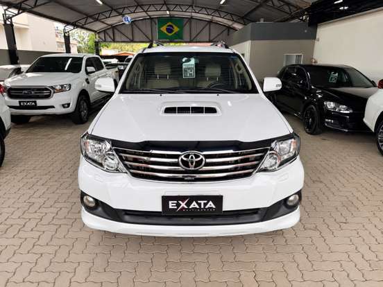 TOYOTA-HILUX SW4-2013