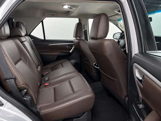 TOYOTA-HILUX SW4-4.0 SRX 4X4 7 LUGARES V6 24V GASOLINA 4P AUTOMÁTICO TOYOTA-HILUX SW4-2016