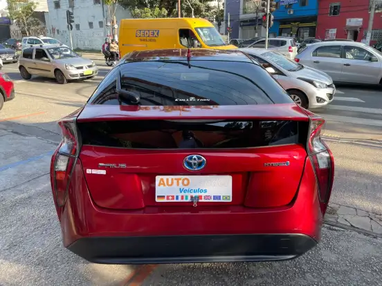 TOYOTA-PRIUS-2017