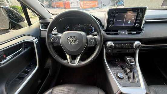 TOYOTA-RAV4-2020