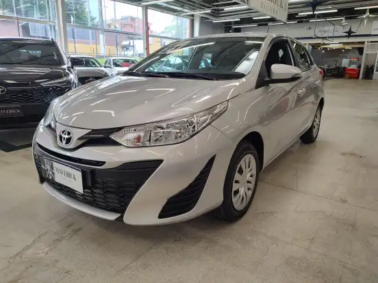 TOYOTA-YARIS-2021