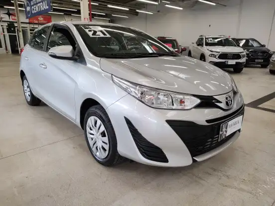 TOYOTA-YARIS-2021