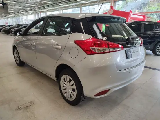 TOYOTA-YARIS-2021