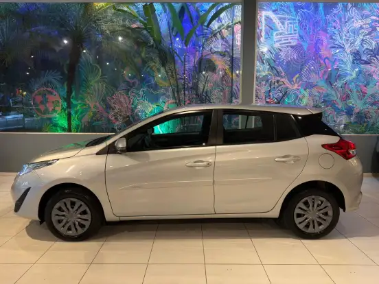 TOYOTA-YARIS-2020