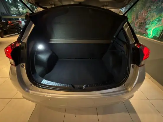 TOYOTA-YARIS-2020